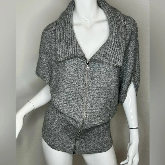 Cynthia Steffe Grey silver metallic front zipper sweater size XS. - Picture 11 of 14